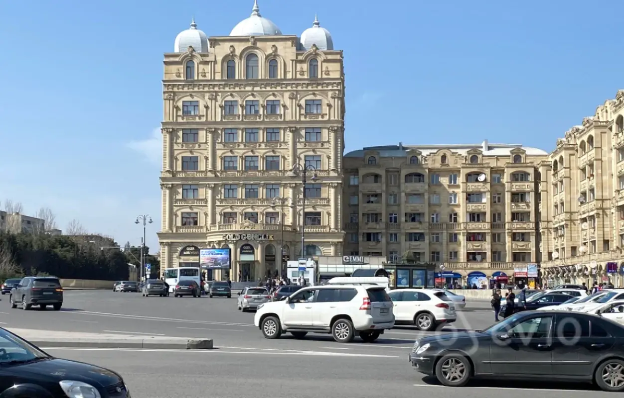 Satılır 3 otaqlı köhnə tikili 67 m²
