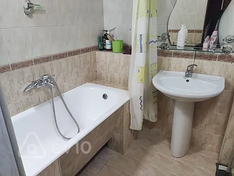 Kirayə verilir 4 otaqlı köhnə tikili 110 m² — Bakı, Binəqədi 4 otaq 110.00 m²