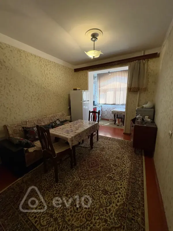 Kirayə verilir 2 otaqlı köhnə tikili 60 m²