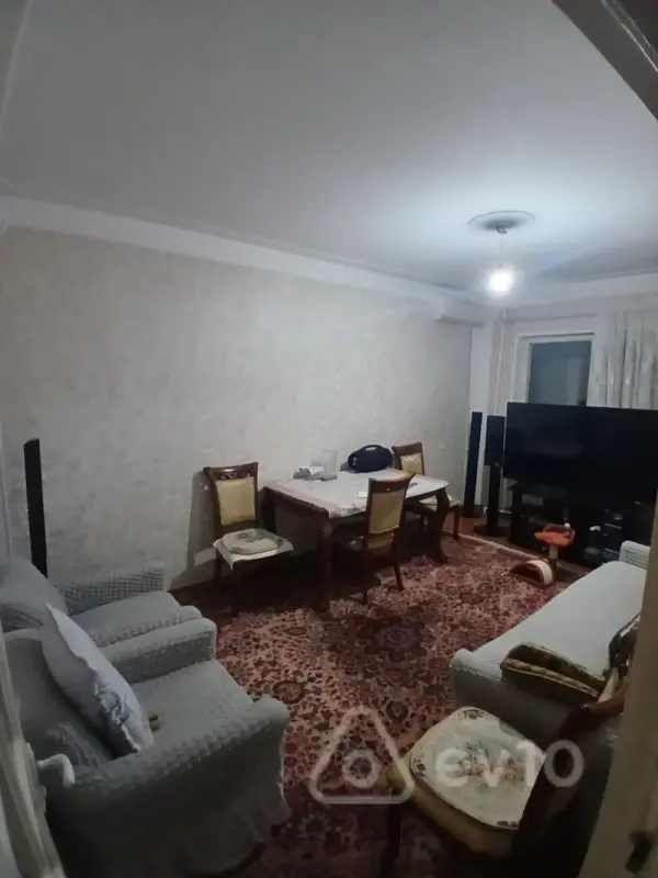 Satılır 2 otaqlı köhnə tikili 60 m²