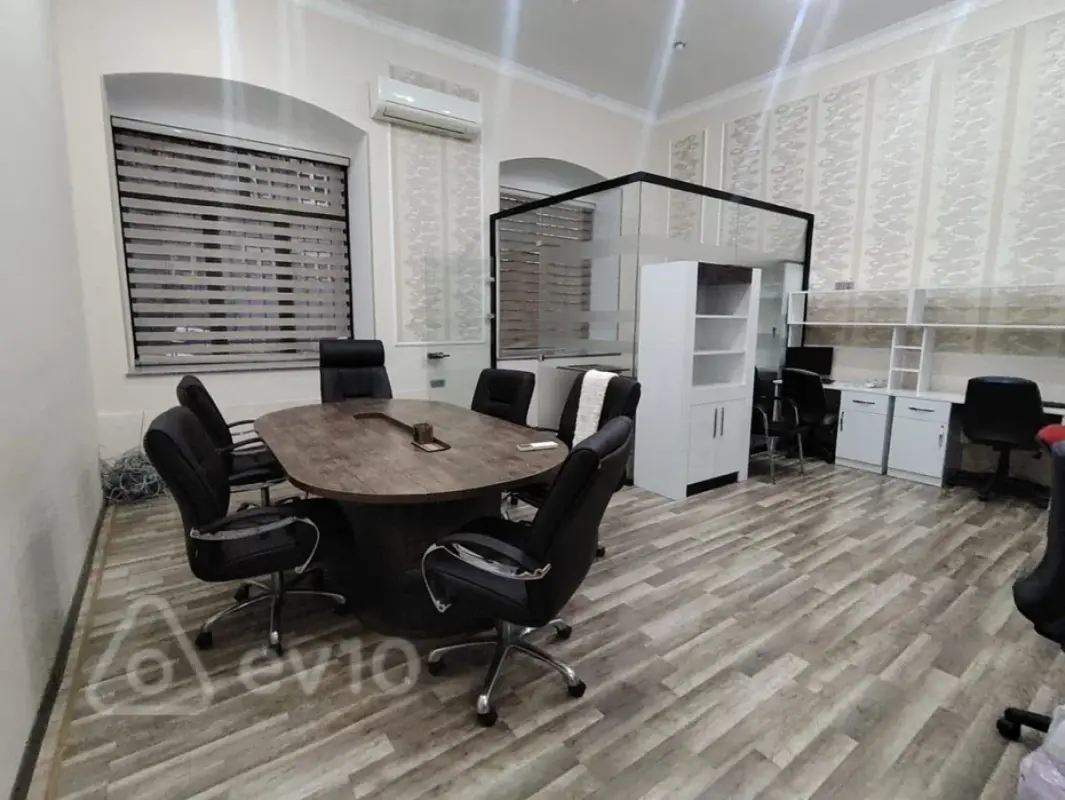 Kirayə verilir 4 otaqlı ofis 135 m²