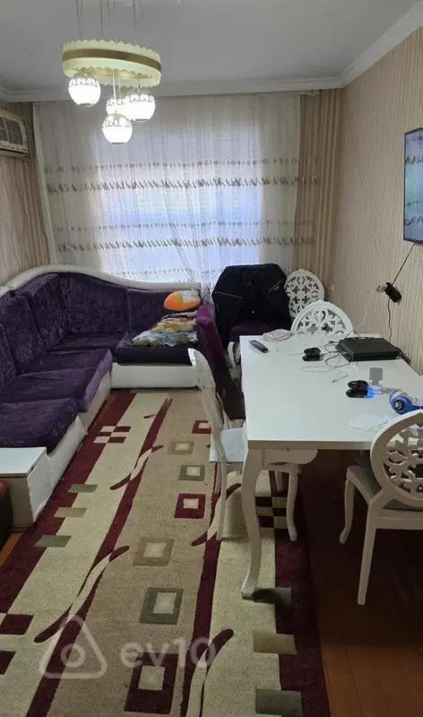 Satılır 4 otaqlı köhnə tikili 96 m²