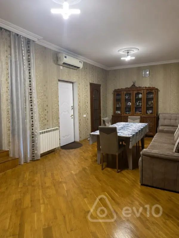 Satılır 4 otaqlı həyət evi 127 m²