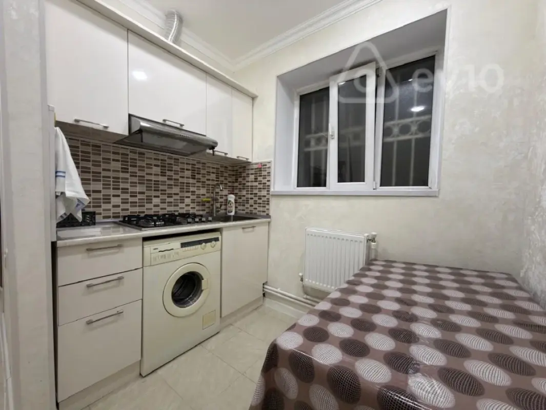 Kirayə verilir 2 otaqlı köhnə tikili 50 m²