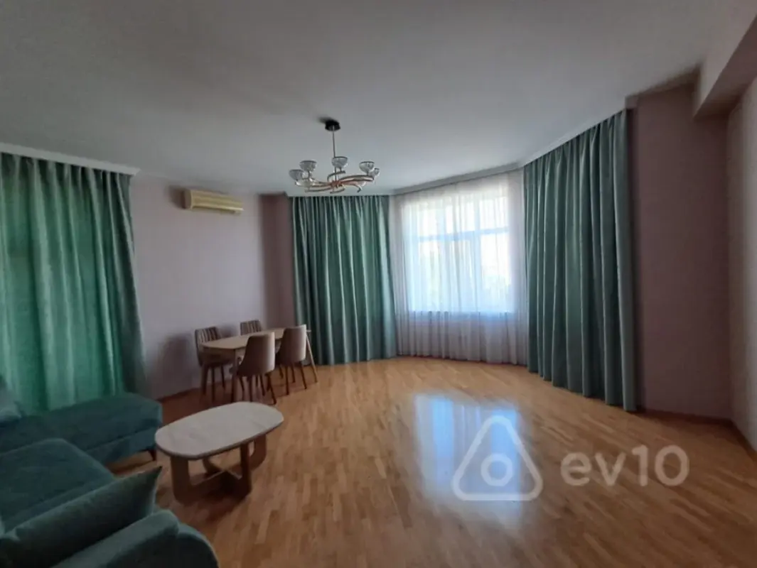 Kirayə verilir 2 otaqlı yeni tikili 107 m²