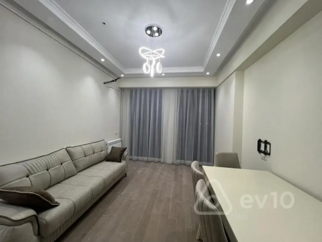 Kirayə verilir 2 otaqlı yeni tikili 50 m²