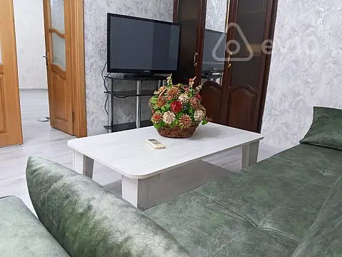 Kirayə verilir 2 otaqlı köhnə tikili 75 m² — Bakı, Səbail 2 otaq 75.00 m²