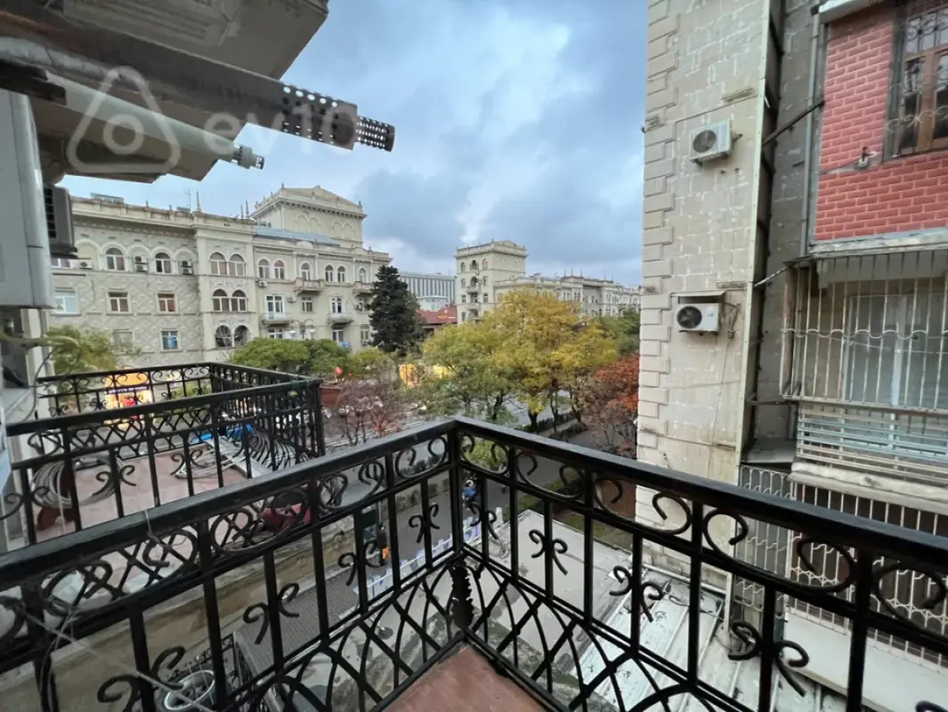 Kirayə verilir 1 otaqlı köhnə tikili 42 m²