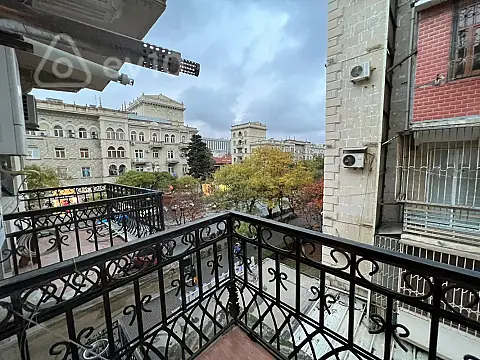 Kirayə verilir 1 otaqlı köhnə tikili 42 m² — Bakı, Yasamal 1 otaq 42.00 m²