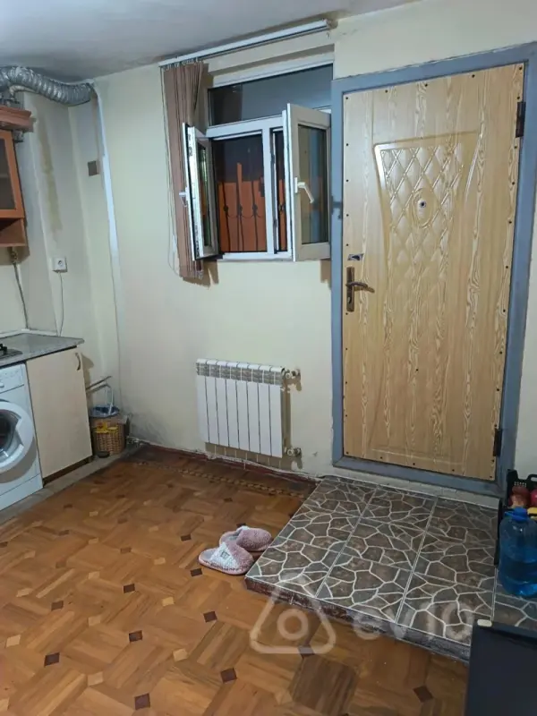 Kirayə verilir 2 otaqlı köhnə tikili 75 m²