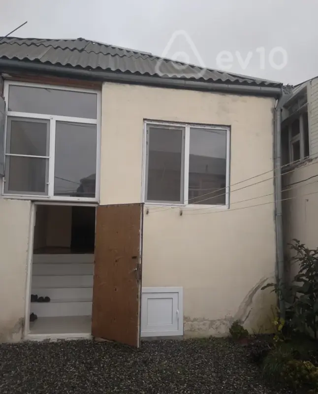 Satılır 4 otaqlı həyət evi 100 m²