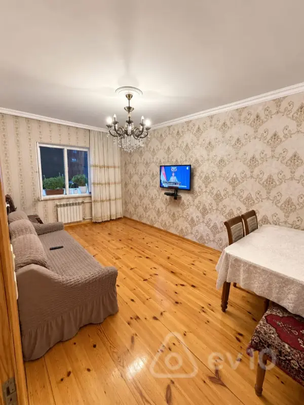 Satılır 2 otaqlı köhnə tikili 60 m²