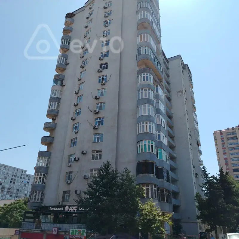 Satılır 3 otaqlı yeni tikili 132 m²