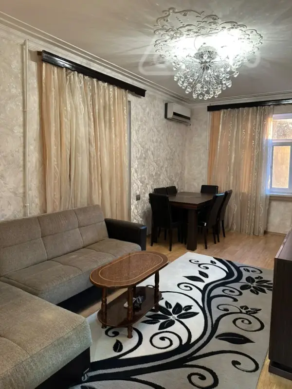 Kirayə verilir 2 otaqlı köhnə tikili 60 m²