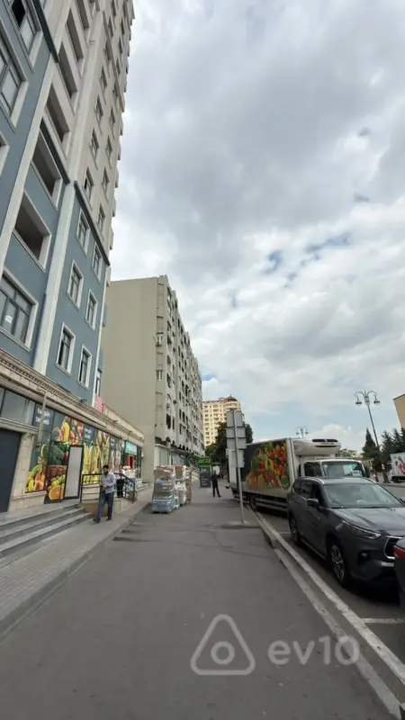Satılır 2 otaqlı köhnə tikili 60 m²