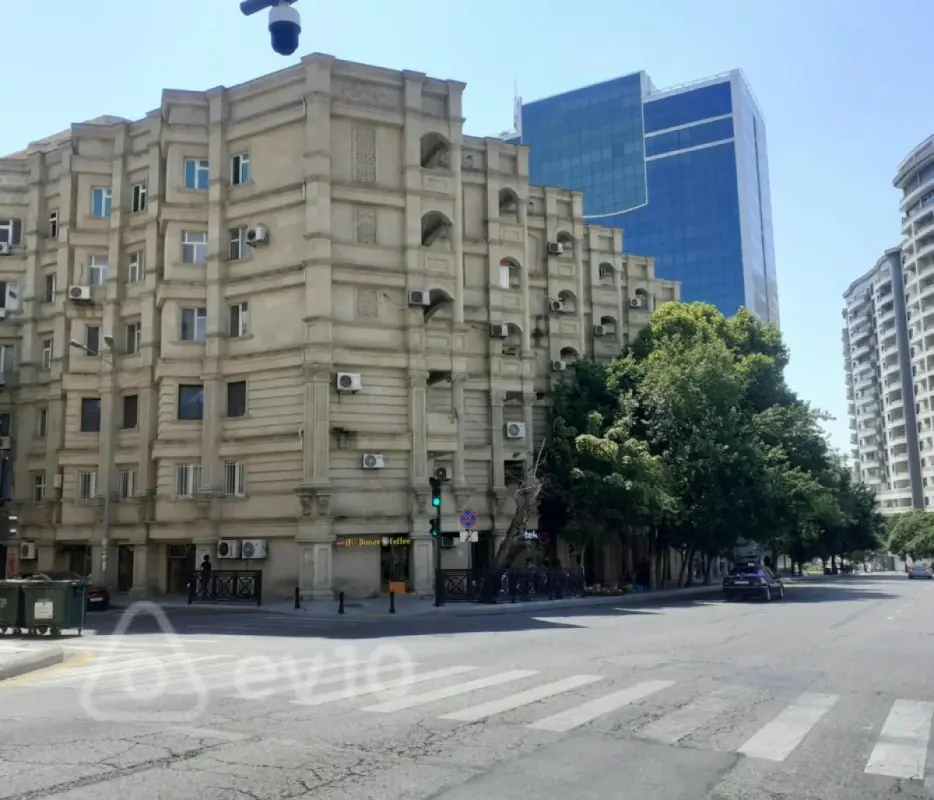 Kirayə verilir 2 otaqlı köhnə tikili 58 m²