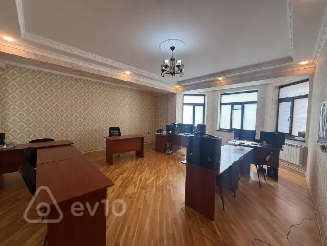 Kirayə verilir 3 otaqlı ofis 160 m²