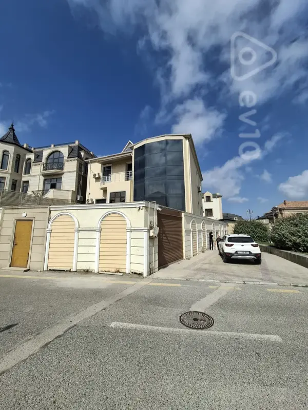 Kirayə verilir 7 otaqlı ofis 300 m²