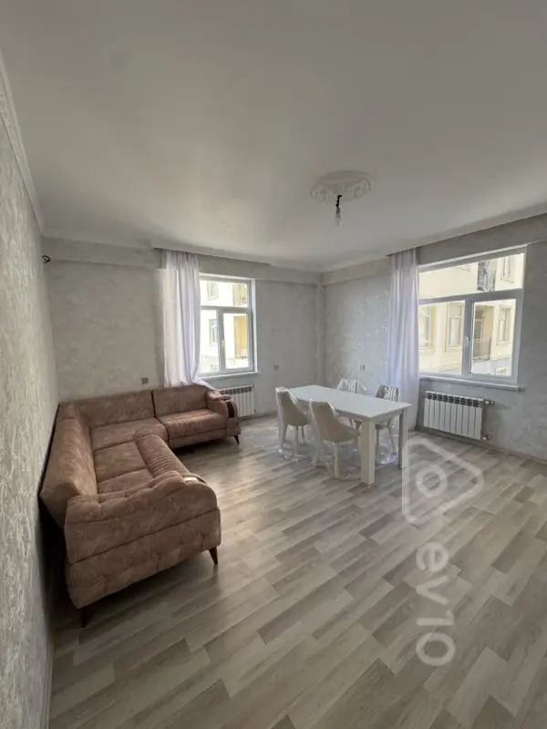 Kirayə verilir 3 otaqlı yeni tikili 80 m²