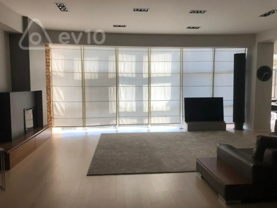 Satılır 5 otaqlı yeni tikili 240 m²