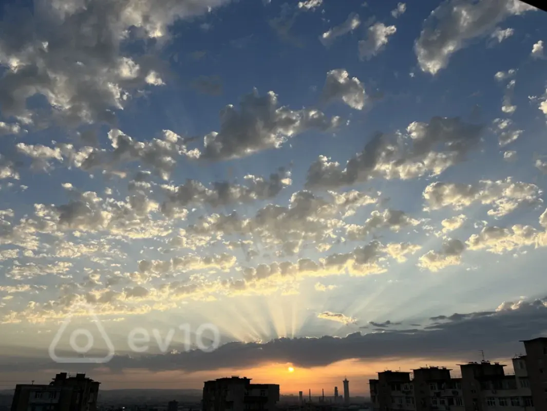 Kirayə verilir 2 otaqlı köhnə tikili 50 m²