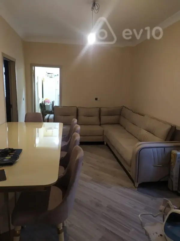 Kirayə verilir 3 otaqlı köhnə tikili 85 m²