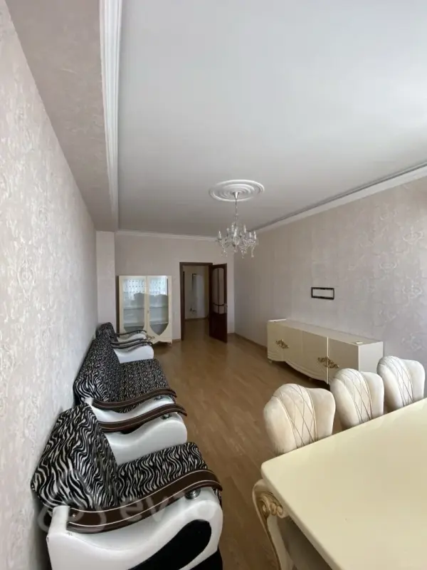Kirayə verilir 2 otaqlı yeni tikili 80 m²