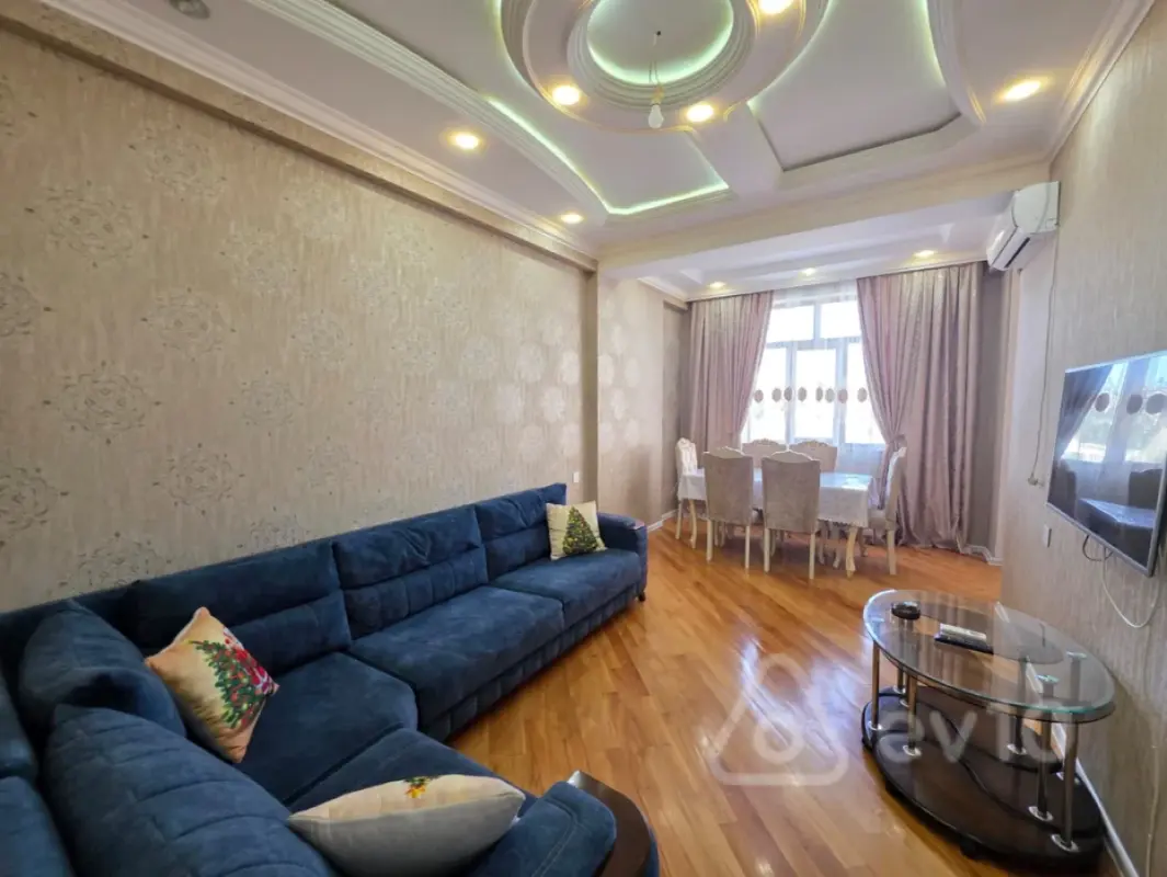 Kirayə verilir 2 otaqlı yeni tikili 80 m²