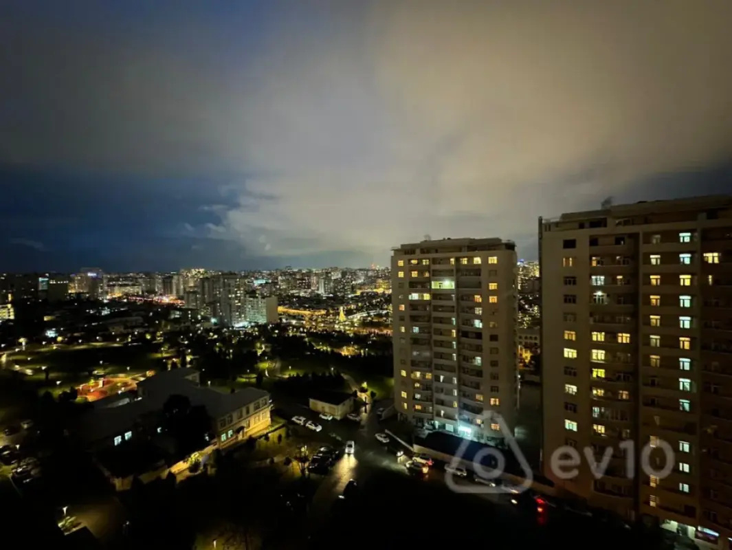 Satılır 4 otaqlı yeni tikili 165 m²