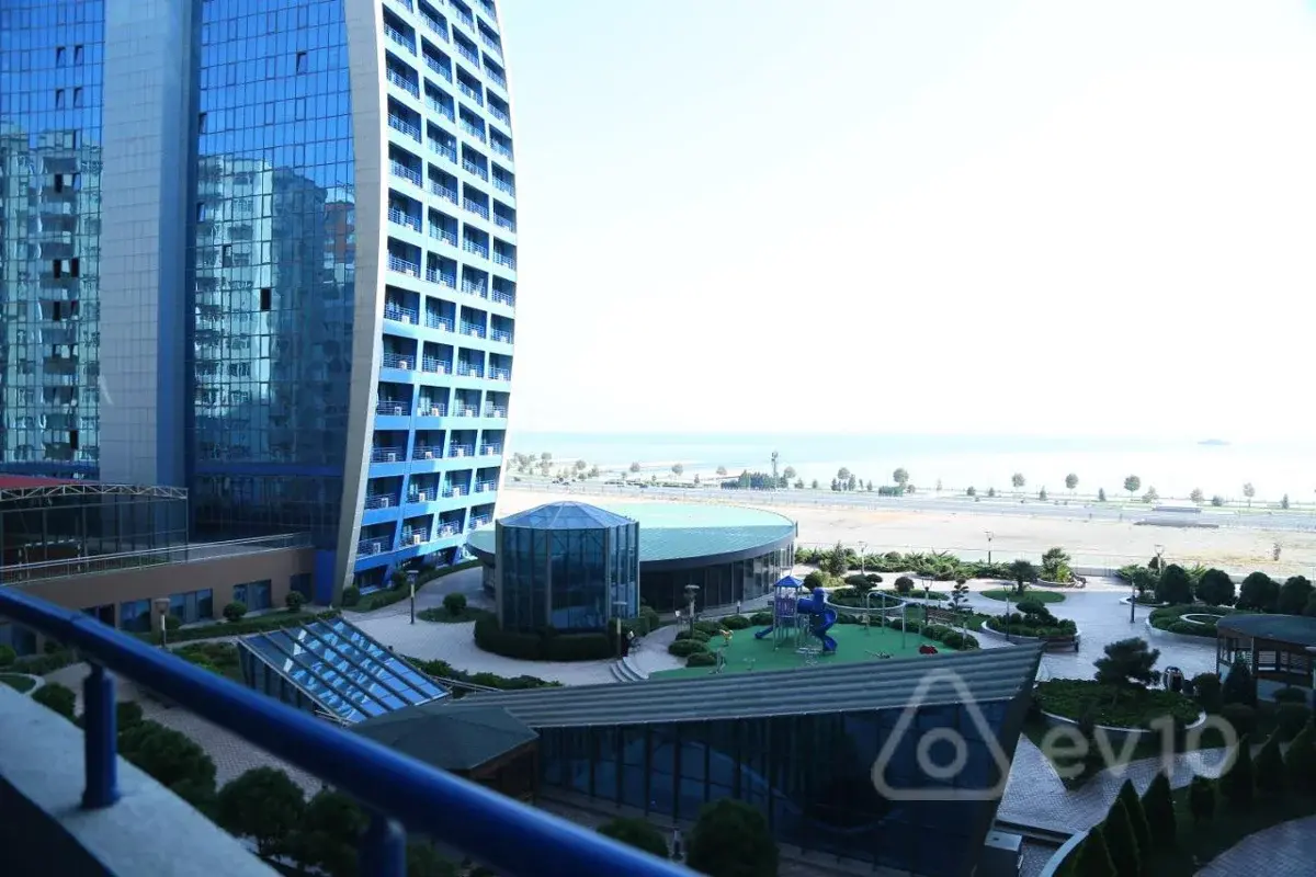 Kirayə verilir 4 otaqlı yeni tikili 270 m²