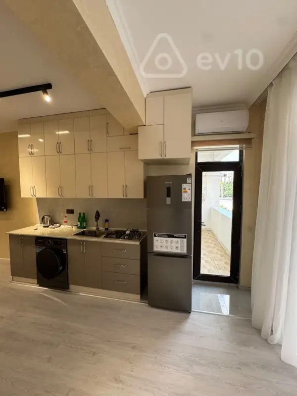 Kirayə verilir 2 otaqlı yeni tikili 68 m²