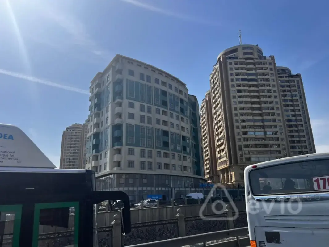Satılır 2 otaqlı yeni tikili 83 m²