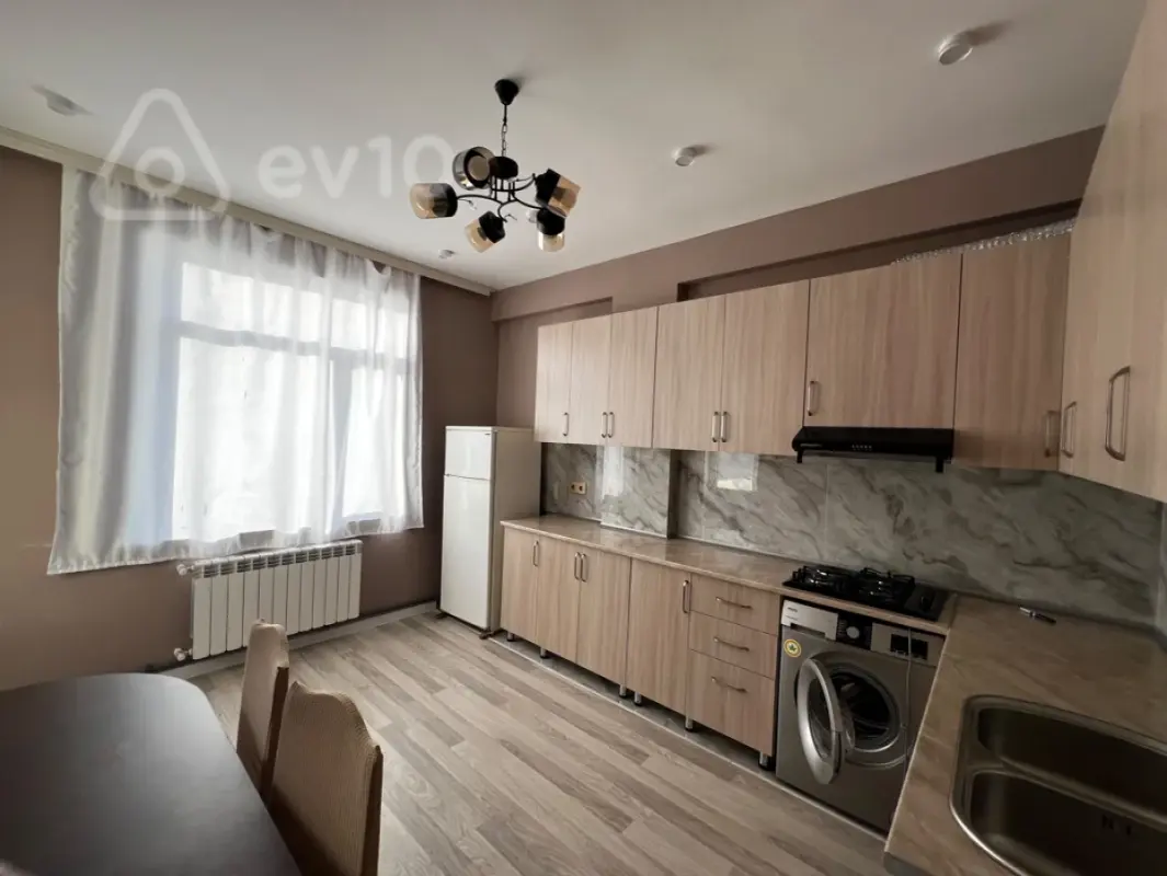 Kirayə verilir 2 otaqlı yeni tikili 78 m²