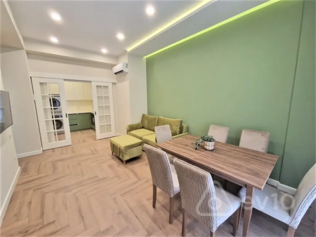 Kirayə verilir 2 otaqlı yeni tikili 70 m²