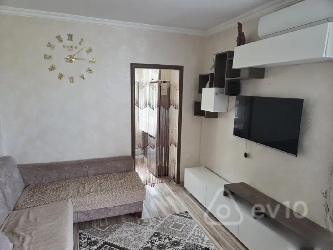 Satılır 2 otaqlı köhnə tikili 43 m²