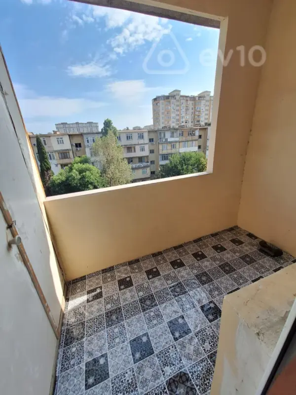 Kirayə verilir 3 otaqlı köhnə tikili 96 m²