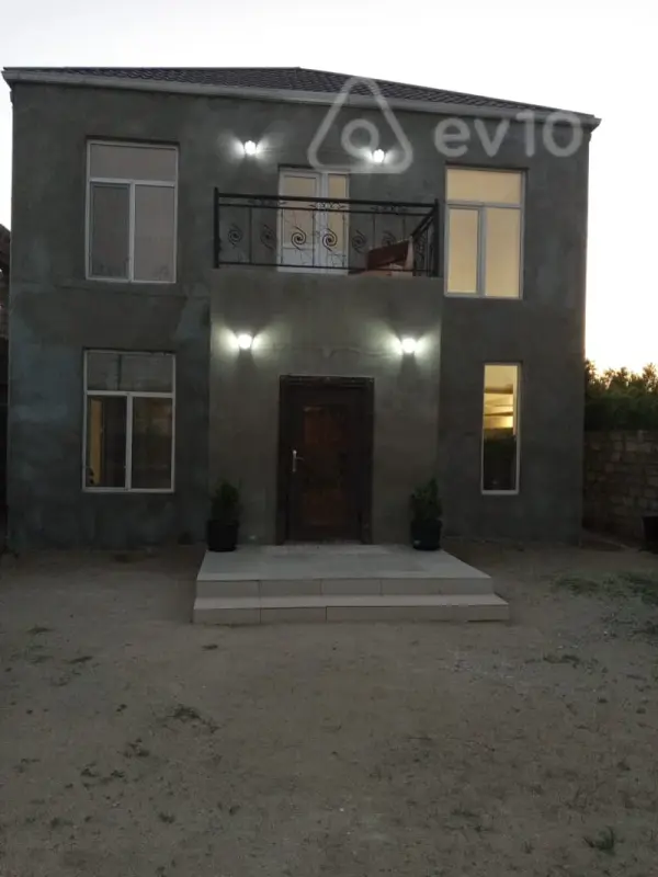 Satılır 4 otaqlı həyət evi 200 m²