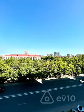 Satılır 4 otaqlı köhnə tikili 135 m² — Bakı, Yasamal 4 otaq 135.00 m²