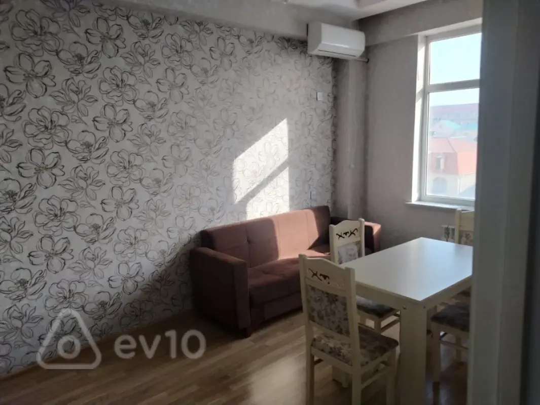 Kirayə verilir 3 otaqlı yeni tikili 70 m²
