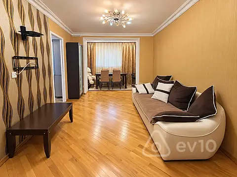 Kirayə verilir 3 otaqlı köhnə tikili 75 m² — Bakı, Nizami 3 otaq 75.00 m²