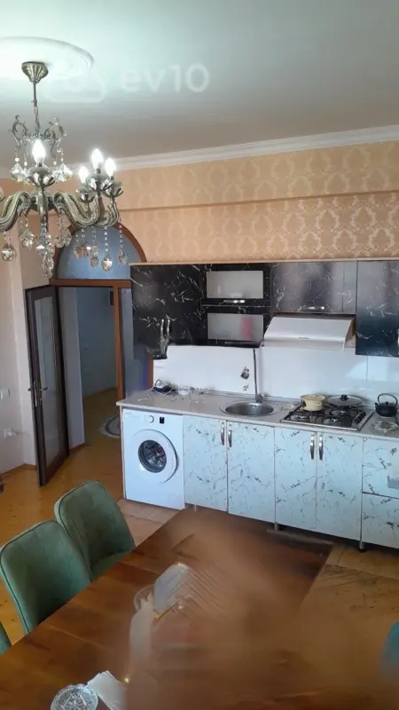 Kirayə verilir 2 otaqlı yeni tikili 78 m²