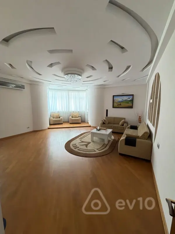 Kirayə verilir 3 otaqlı yeni tikili 67 m²