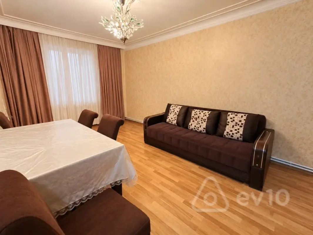Kirayə verilir 2 otaqlı köhnə tikili 50 m²