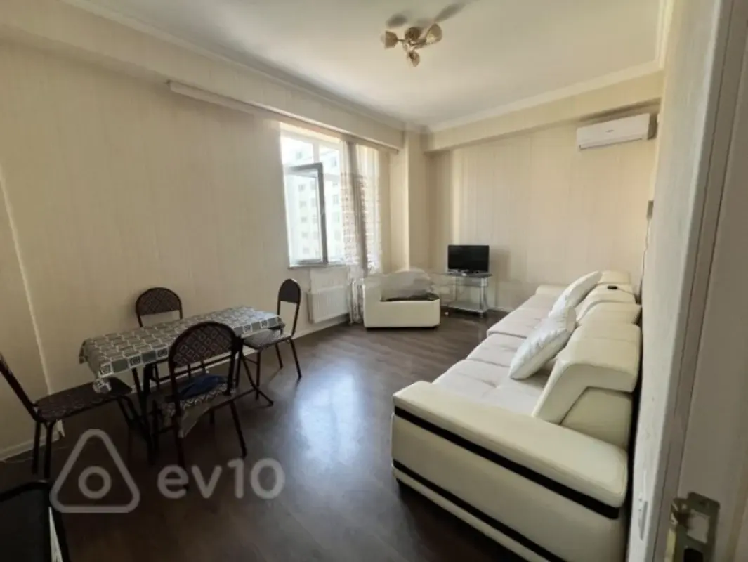 Kirayə verilir 2 otaqlı yeni tikili 65 m²