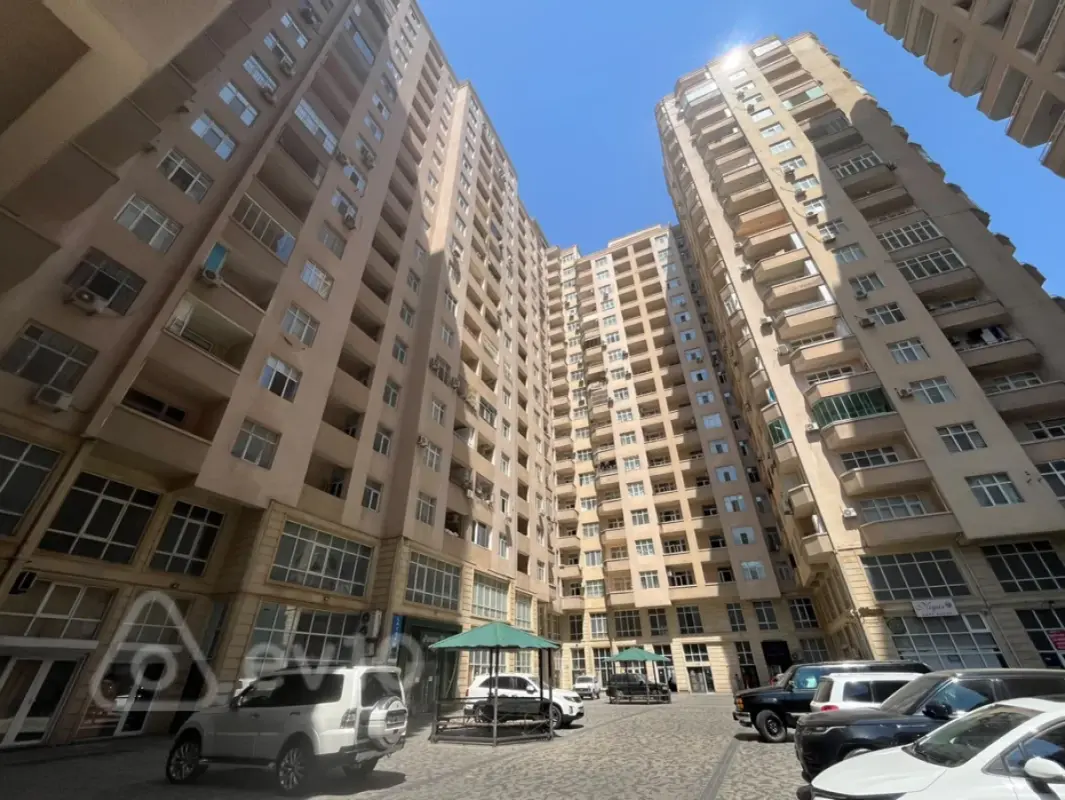 Satılır 3 otaqlı yeni tikili 138 m²