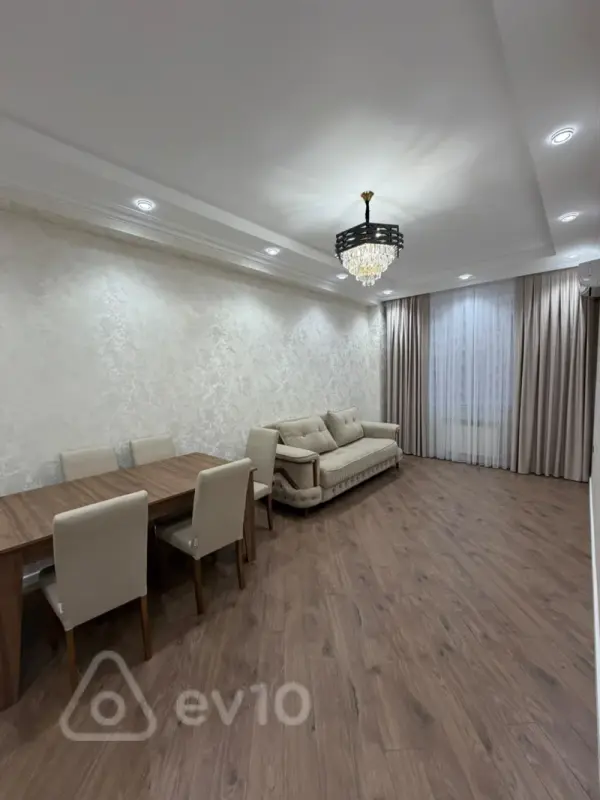 Kirayə verilir 3 otaqlı yeni tikili 100 m²