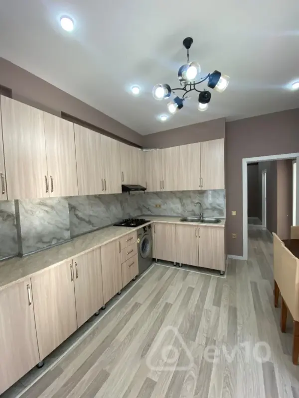 Kirayə verilir 2 otaqlı yeni tikili 60 m²