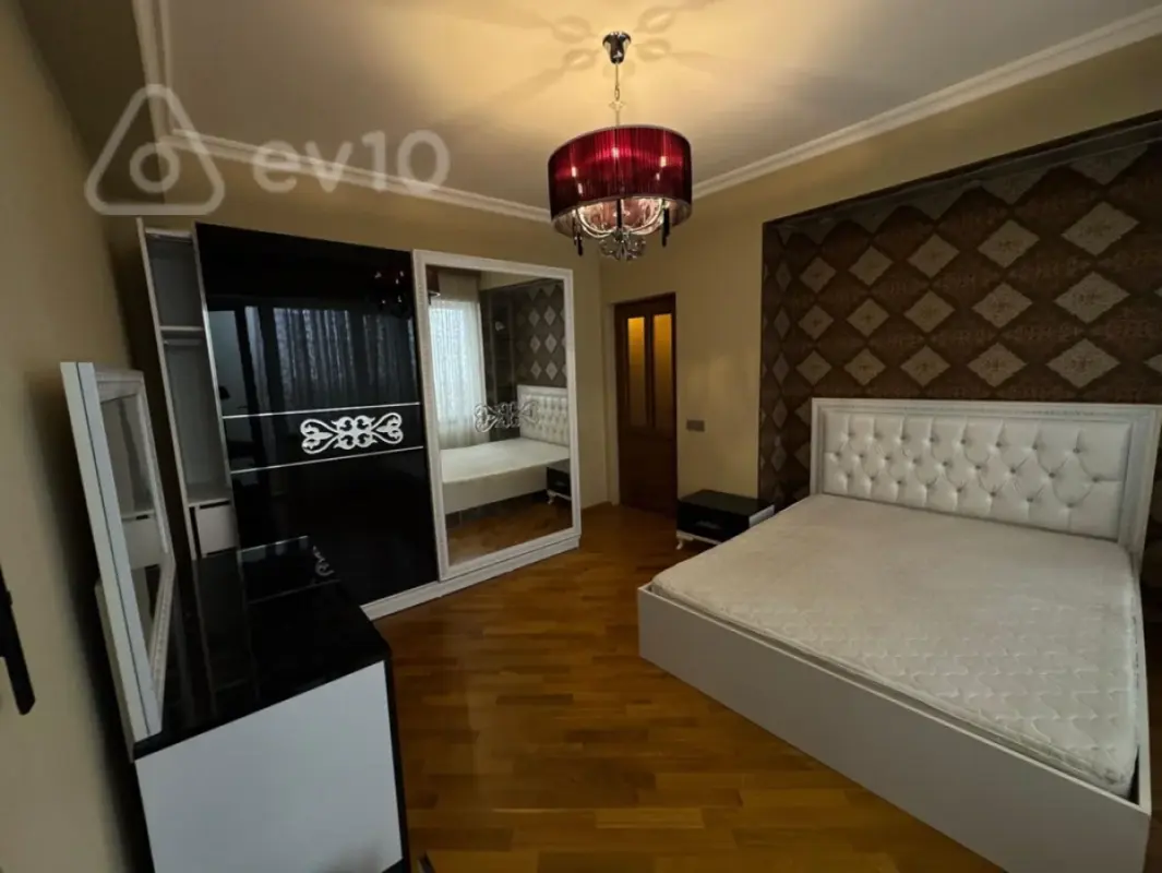Kirayə verilir 2 otaqlı yeni tikili 70 m²
