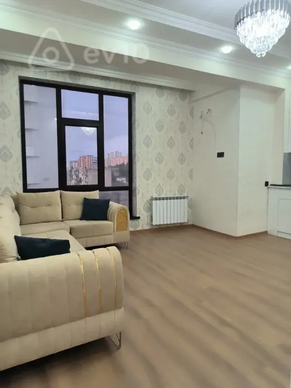 Kirayə verilir 3 otaqlı köhnə tikili 909 m²
