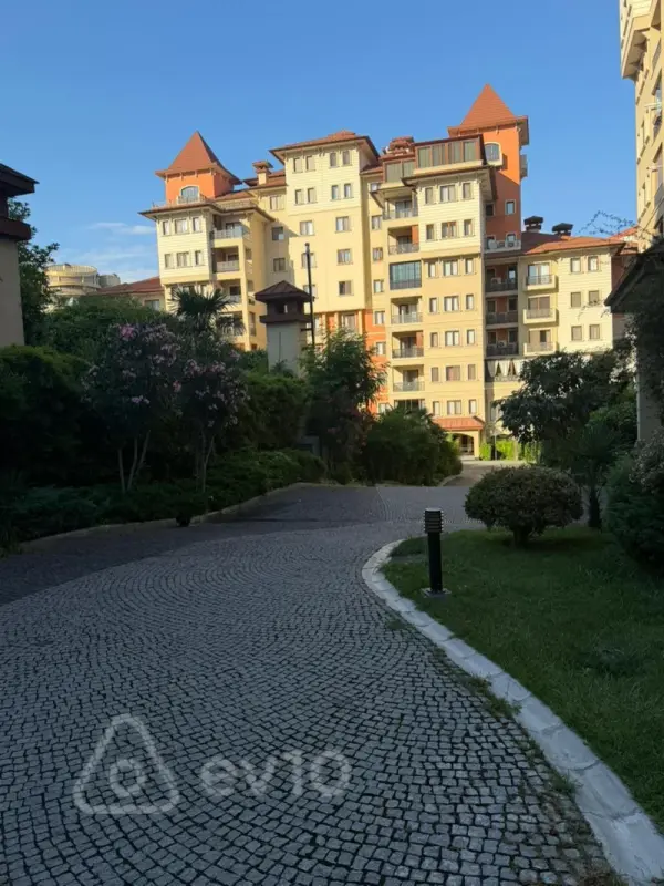 Kirayə verilir 3 otaqlı yeni tikili 145 m²